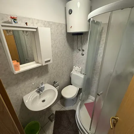 Damira Guest house 3*
