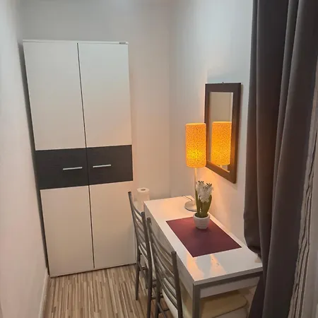 ダミラ ルームス ゲストハウス スプリト