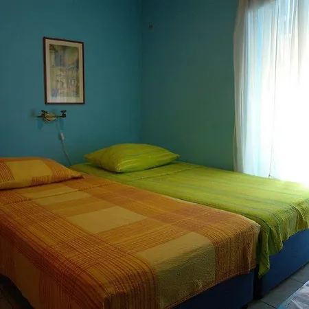 Guest house Damira 3*