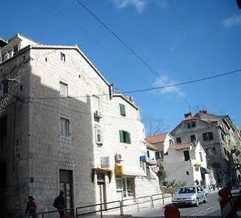 Guest house Damira