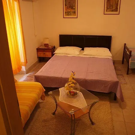 Guest house Damira