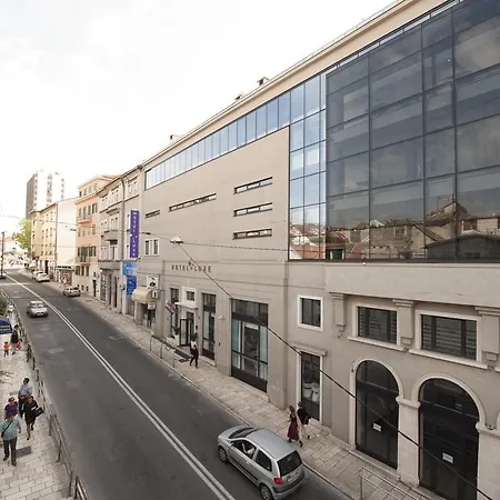 다미라 룸즈 게스트하우스