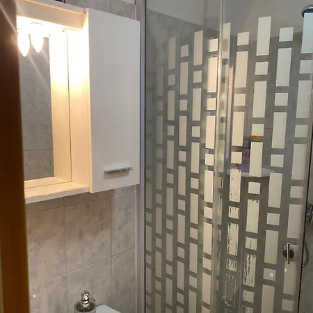 다미라 룸즈 게스트하우스 3*