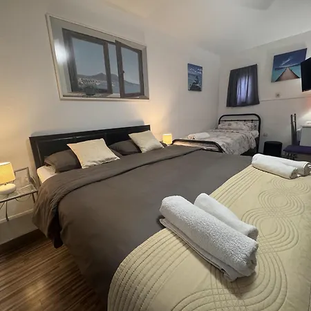 ダミラ ルームス ゲストハウス スプリト