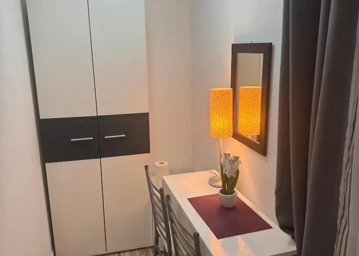 ダミラ ルームス ゲストハウス スプリト