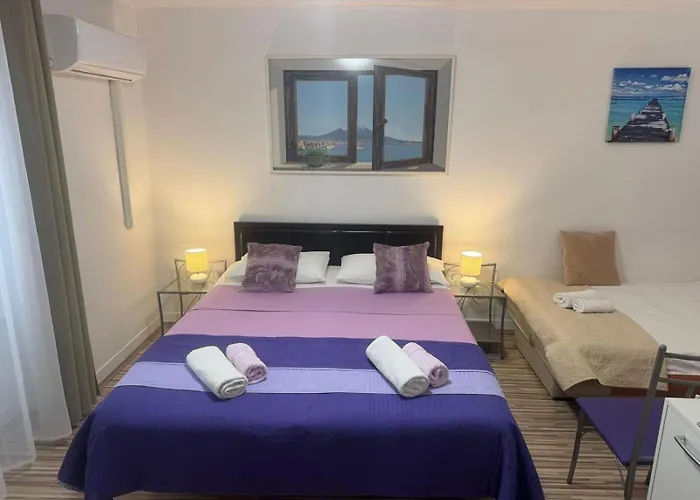 ダミラ ルームス ゲストハウス