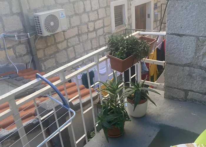 ダミラ ルームス 3* スプリト