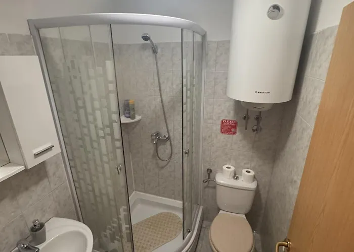 ゲストハウス ダミラ ルームス