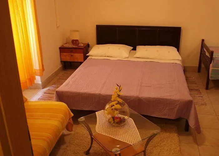 ゲストハウス ダミラ ルームス