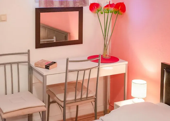 ダミラ ルームス 3* スプリト