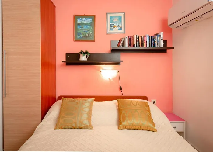 ゲストハウス ダミラ ルームス 3*