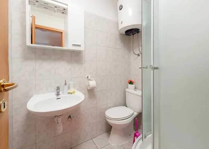 ダミラ ルームス 3* スプリト